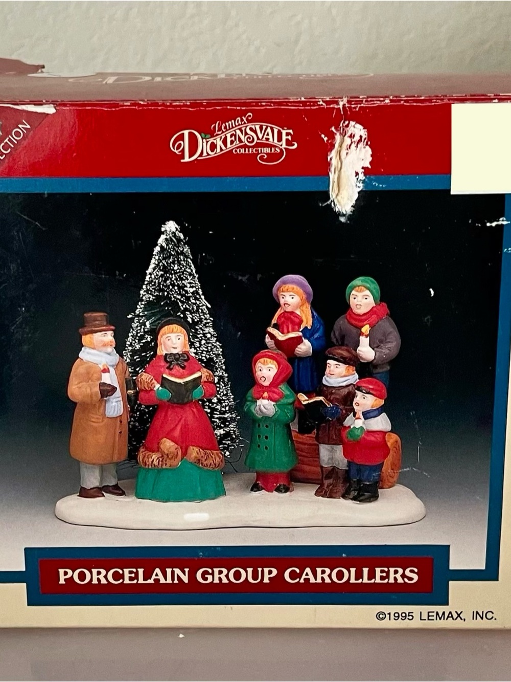Department 56 Dickens’ Village Porcelain Group Carollers- With Box